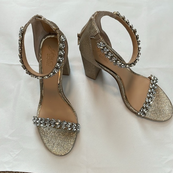 Jewel Badgley Mischka Mayra heels in Light Gold - Picture 2 of 5